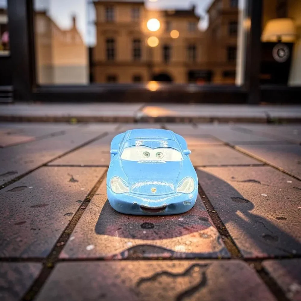 Disney Pixar Sally Carrera Porsche 911 Diecast Car 1/55 Scale A70